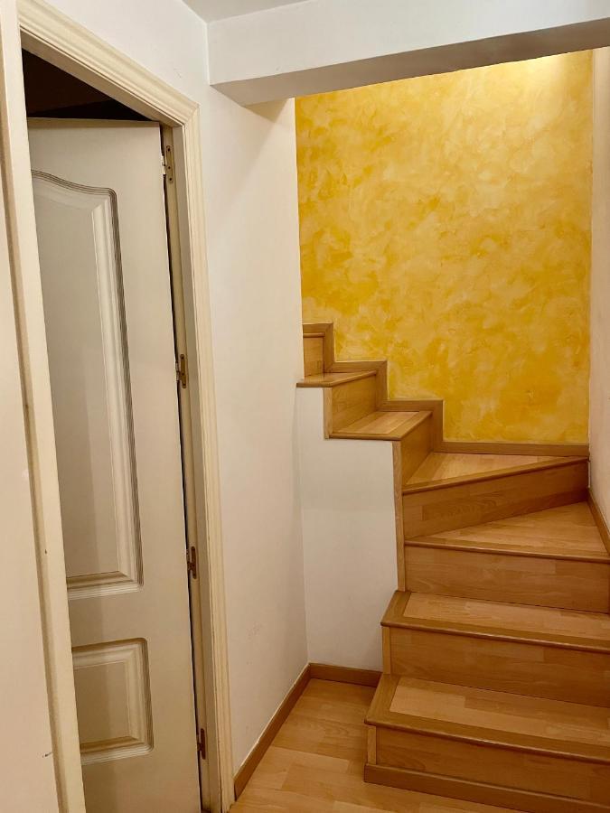 Ferienwohnung Acogedor Duplex Barrio Del Pilar Madrid Exterior foto