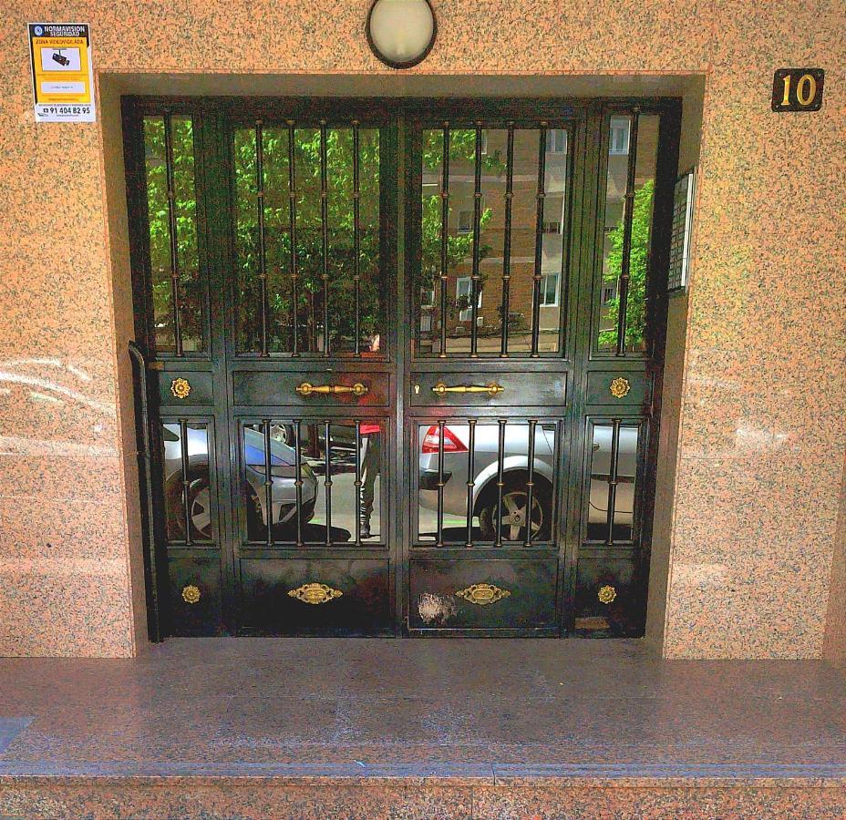 Ferienwohnung Acogedor Duplex Barrio Del Pilar Madrid Exterior foto