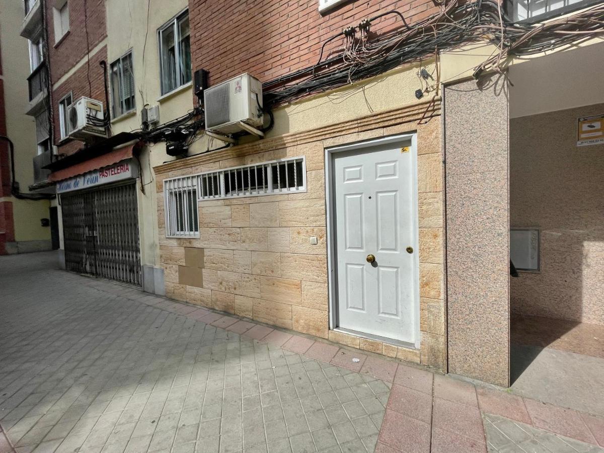 Ferienwohnung Acogedor Duplex Barrio Del Pilar Madrid Exterior foto